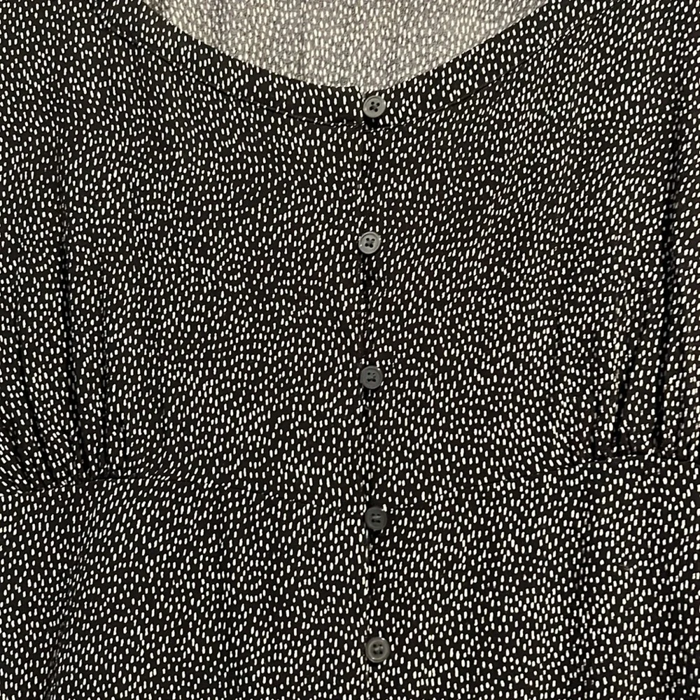 Black Pattern Top - Picture 2 of 3